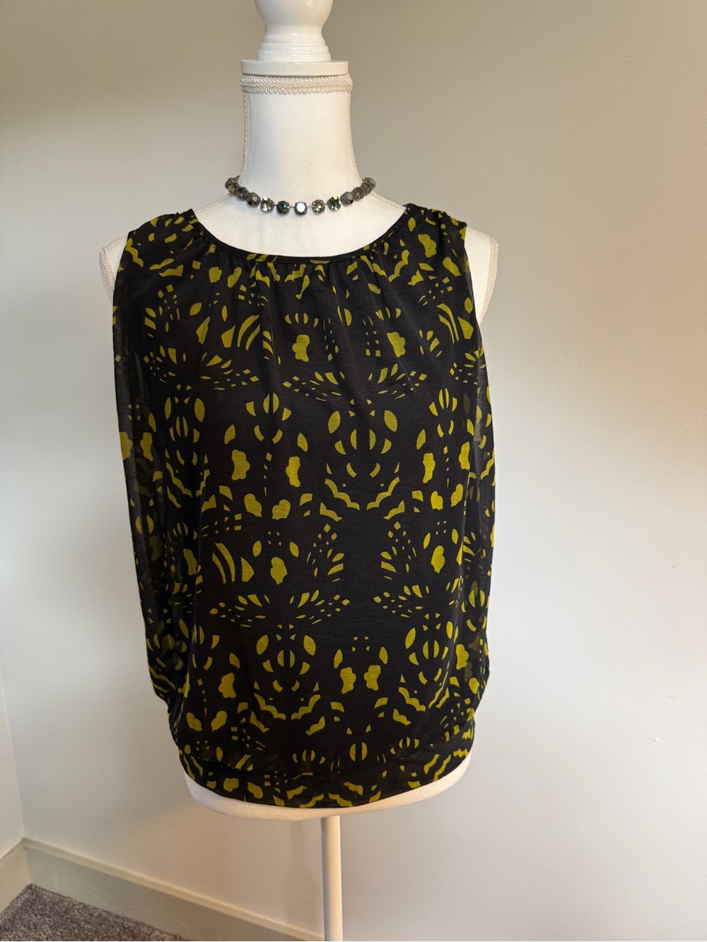 Worthington Black & Lime Green Abstract Cutout Print Sleeveless Blouse